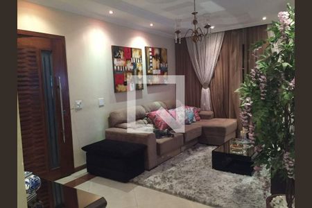 Casa à venda com 3 quartos, 184m² em Parque Maria Domitila, São Paulo