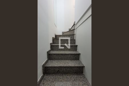 Escada de casa à venda com 2 quartos, 115m² em Vila Humaita, Santo André