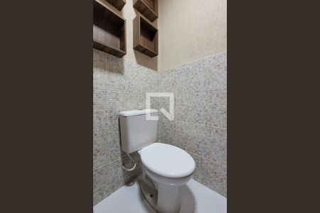 Casa à venda com 115m², 2 quartos e 2 vagasLavabo