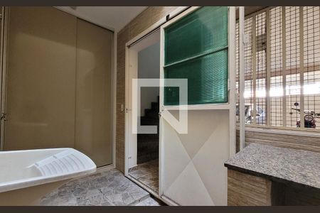 Casa à venda com 115m², 2 quartos e 2 vagasLavanderia