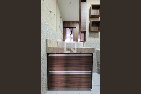 Casa à venda com 115m², 2 quartos e 2 vagasLavabo