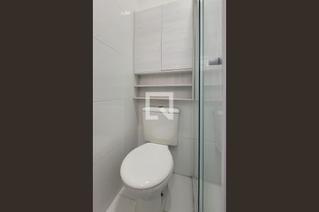 Casa à venda com 115m², 2 quartos e 2 vagasBanheiro da suíte