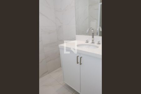 Banheiro de kitnet/studio à venda com 1 quarto, 28m² em Perdizes, São Paulo