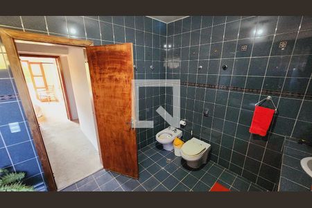 Casa de condomínio à venda com 440m², 5 quartos e 8 vagas Casa de condomínio à venda com 440m², 5 quartos e 8 vagasBanheiro 2