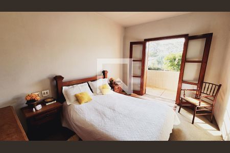 Casa de condomínio à venda com 440m², 5 quartos e 8 vagas Casa de condomínio à venda com 440m², 5 quartos e 8 vagasQuarto 4