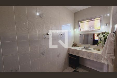 Casa de condomínio à venda com 440m², 5 quartos e 8 vagas Casa de condomínio à venda com 440m², 5 quartos e 8 vagasBanheiro 3