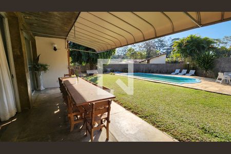 Casa de condomínio à venda com 440m², 5 quartos e 8 vagas Casa de condomínio à venda com 440m², 5 quartos e 8 vagasQuintal