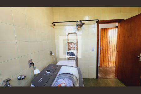 Casa de condomínio à venda com 440m², 5 quartos e 8 vagas Casa de condomínio à venda com 440m², 5 quartos e 8 vagasLavanderia