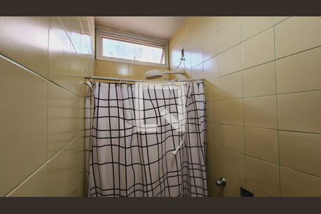 Casa de condomínio à venda com 440m², 5 quartos e 8 vagas Casa de condomínio à venda com 440m², 5 quartos e 8 vagasBanheiro da Suíte