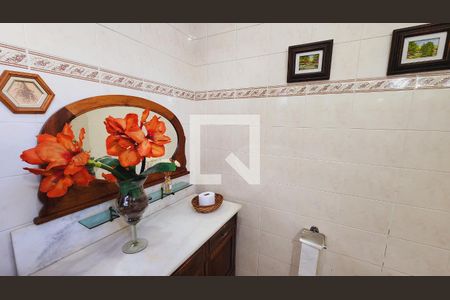 Casa de condomínio à venda com 440m², 5 quartos e 8 vagas Casa de condomínio à venda com 440m², 5 quartos e 8 vagasBanheiro