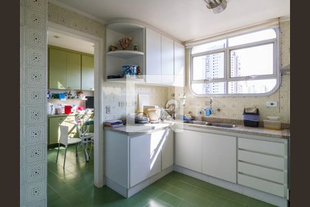 Apartamento à venda com 160m², 4 quartos e 3 vagas Apartamento à venda com 160m², 4 quartos e 3 vagasCozinha