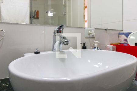 Apartamento à venda com 160m², 4 quartos e 3 vagas Apartamento à venda com 160m², 4 quartos e 3 vagasQuarto 1 - Banheiro