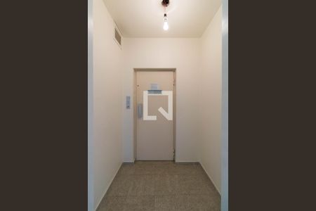 Apartamento à venda com 160m², 4 quartos e 3 vagas Apartamento à venda com 160m², 4 quartos e 3 vagasÁrea de serviço - Banheiro