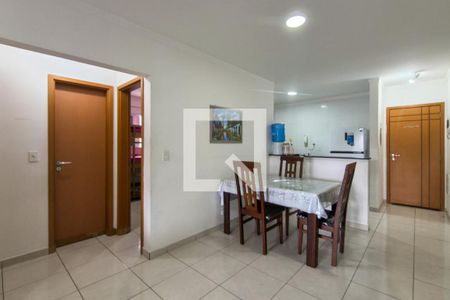 Sala de apartamento para alugar com 2 quartos, 92m² em Guilhermina, Praia Grande