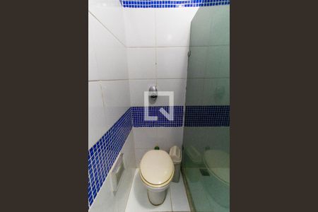 Casa à venda com 400m², 2 quartos e 3 vagasBanheiro 2