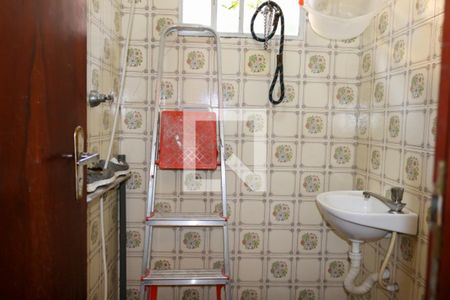 Casa à venda com 280m², 3 quartos e 5 vagasBanheiro de Serviço