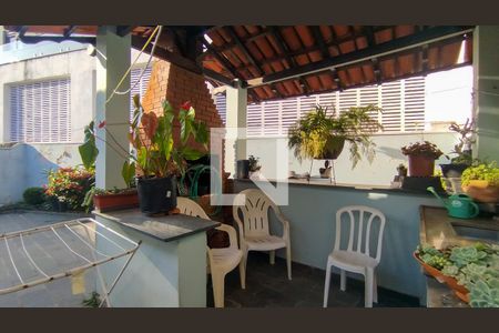 Casa à venda com 280m², 3 quartos e 5 vagasVaranda