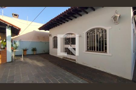 Casa à venda com 280m², 3 quartos e 5 vagasFachada