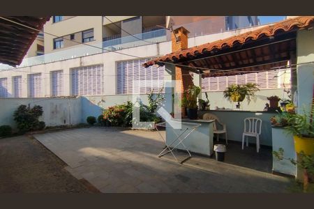 Casa à venda com 280m², 3 quartos e 5 vagasVaranda