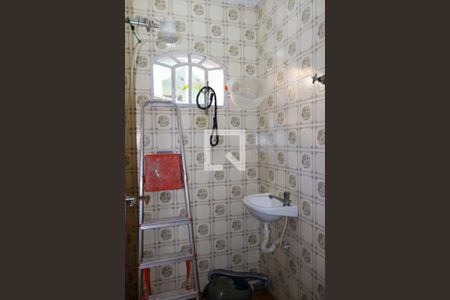 Casa à venda com 280m², 3 quartos e 5 vagasBanheiro de Serviço