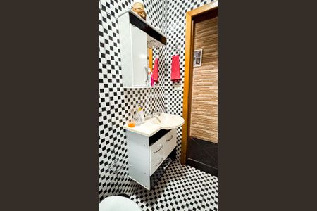 Casa à venda com 126m², 2 quartos e 1 vaga Casa à venda com 126m², 2 quartos e 1 vagaBanheiro