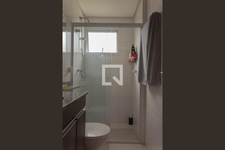 Apartamento à venda com 70m², 2 quartos e 2 vagas Apartamento à venda com 70m², 2 quartos e 2 vagasBanheiro da Suíte 1