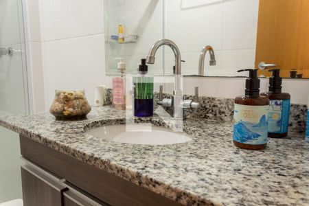 Apartamento à venda com 70m², 2 quartos e 2 vagas Apartamento à venda com 70m², 2 quartos e 2 vagasBanheiro