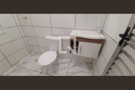 Banheiro de kitnet/studio para alugar com 1 quarto, 35m² em Quitaúna, Osasco