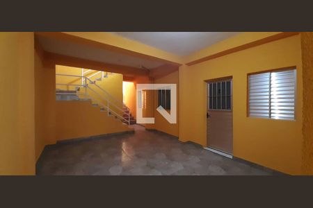 Quintal de kitnet/studio para alugar com 1 quarto, 35m² em Quitaúna, Osasco