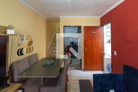 Sala  de casa de condomínio para alugar com 2 quartos, 63m² em Vila Inglesa, São Paulo