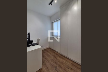 Apartamento à venda com 80m², 3 quartos e 2 vagasQuarto 2