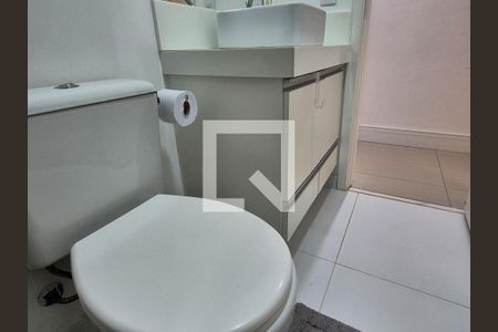 Apartamento à venda com 80m², 3 quartos e 2 vagasBanheiro social