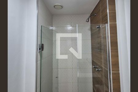 Apartamento à venda com 80m², 3 quartos e 2 vagasBanheiro social