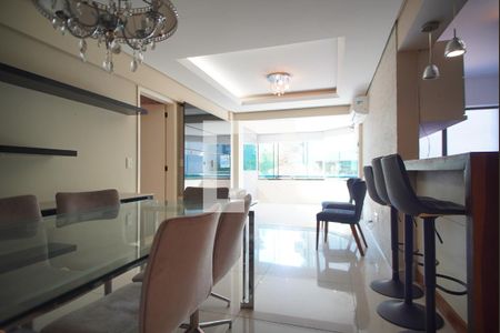 Sala de apartamento para alugar com 3 quartos, 120m² em Petrópolis, Porto Alegre
