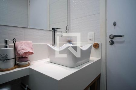 Apartamento à venda com 62m², 2 quartos e 1 vaga Apartamento à venda com 62m², 2 quartos e 1 vagaBanheiro