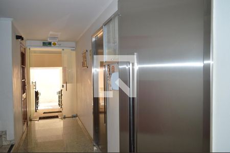 Apartamento para alugar com 54m², 2 quartos e 1 vagaElevadores