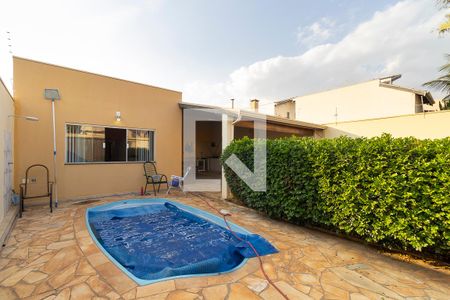 Casa à venda com 168m², 3 quartos e 4 vagasPiscina