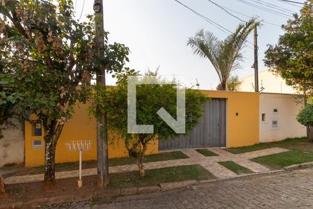 Casa à venda com 168m², 3 quartos e 4 vagasFachada