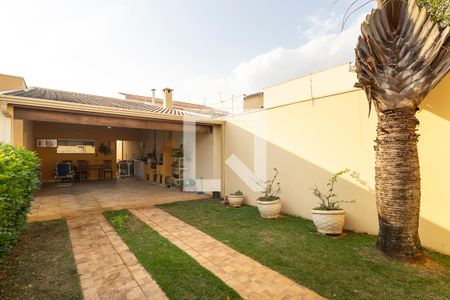 Casa à venda com 168m², 3 quartos e 4 vagasVagas de garagem
