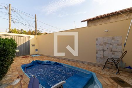 Casa à venda com 168m², 3 quartos e 4 vagasPiscina