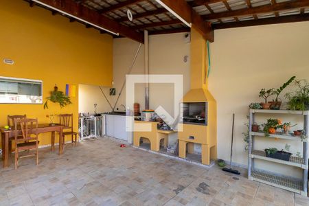 Casa à venda com 168m², 3 quartos e 4 vagasChurrasqueira e fogão a lenha