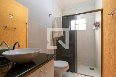 Casa à venda com 168m², 3 quartos e 4 vagasBanheiro social