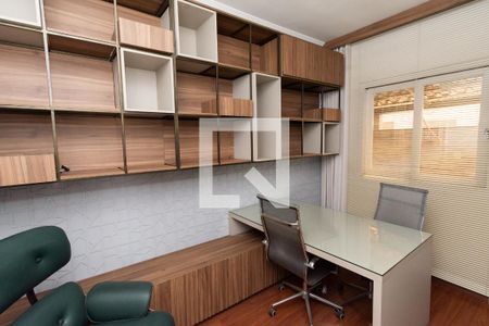 Casa à venda com 250m², 3 quartos e sem vaga Casa à venda com 250m², 3 quartos e sem vagaQuarto 2