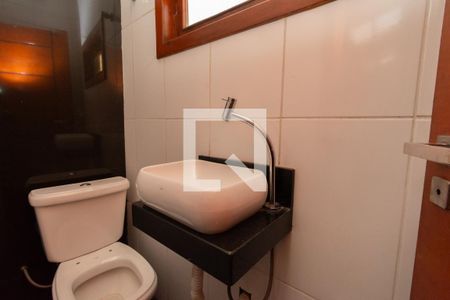 Casa à venda com 250m², 3 quartos e sem vaga Casa à venda com 250m², 3 quartos e sem vagaLavabo