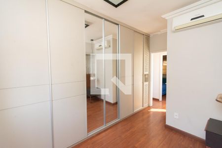 Casa à venda com 250m², 3 quartos e sem vaga Casa à venda com 250m², 3 quartos e sem vagaSuite