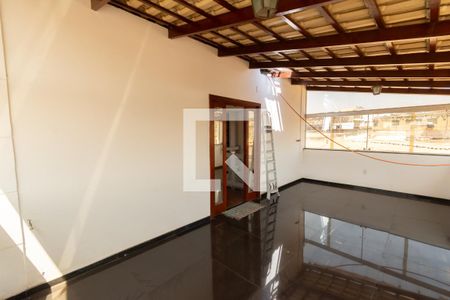 Casa à venda com 250m², 3 quartos e sem vaga Casa à venda com 250m², 3 quartos e sem vagaTerraço