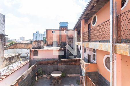 Casa à venda com 360m², 3 quartos e 1 vagaBarracões de Fundo