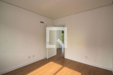 Casa de condomínio à venda com 256m², 4 quartos e 2 vagasSuíte 3
