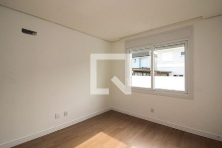 Casa de condomínio à venda com 256m², 4 quartos e 2 vagasSuíte 2