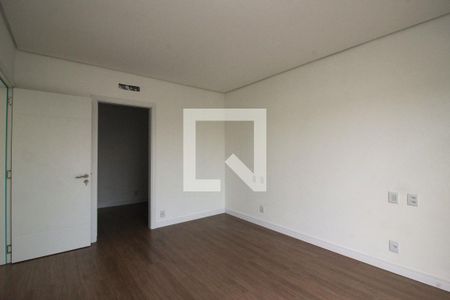 Casa de condomínio à venda com 256m², 4 quartos e 2 vagasSuíte 1